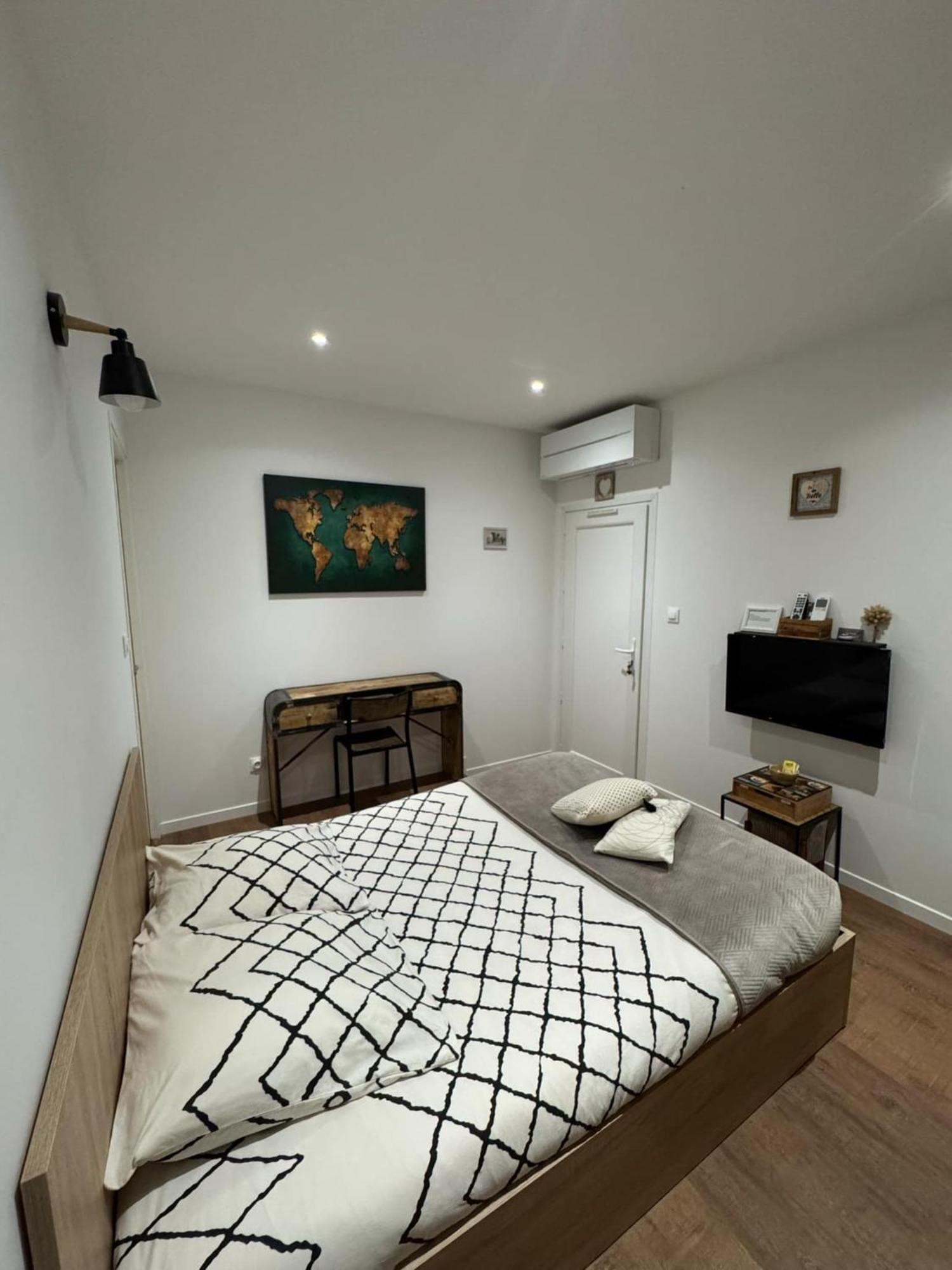 Chez Christian Et Valerie Apartment Rocbaron Екстериор снимка