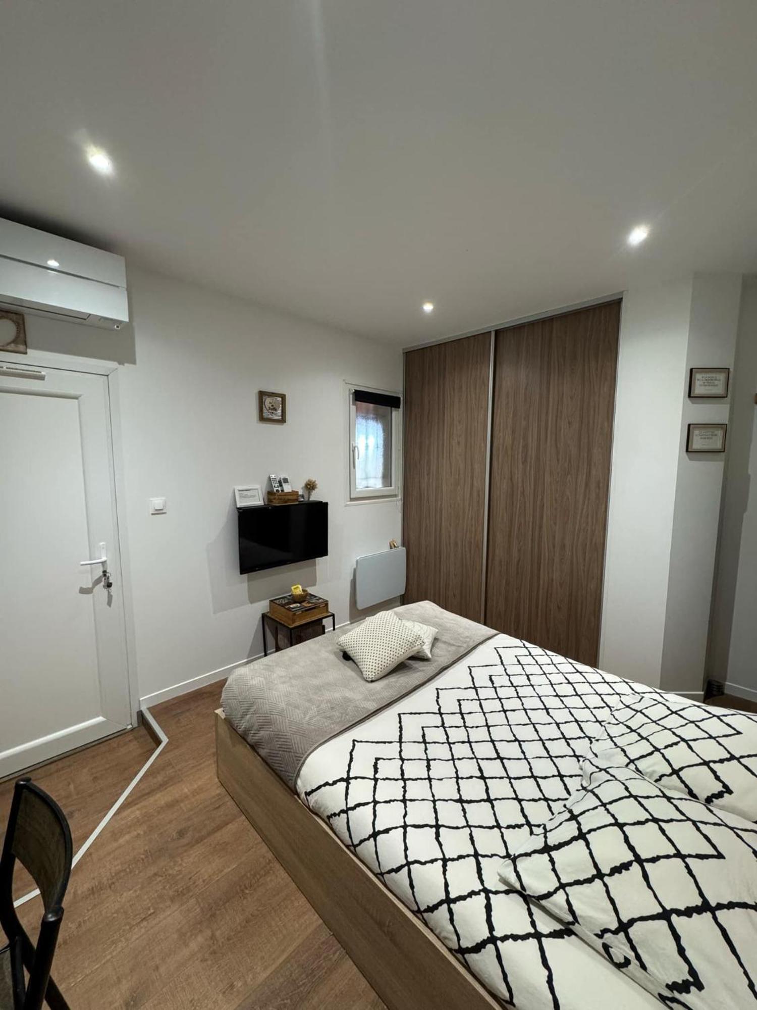 Chez Christian Et Valerie Apartment Rocbaron Екстериор снимка